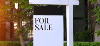 4 Signs We are  Moving Towards  a Buyer’s Market